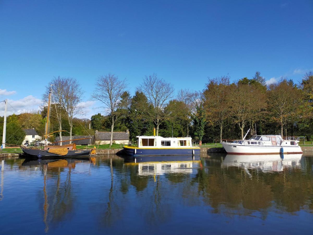 Ille Flottante, Maison Eclusiere Et Hebergements Insolites Sur Le Canal Hede-Bazouges Экстерьер фото
